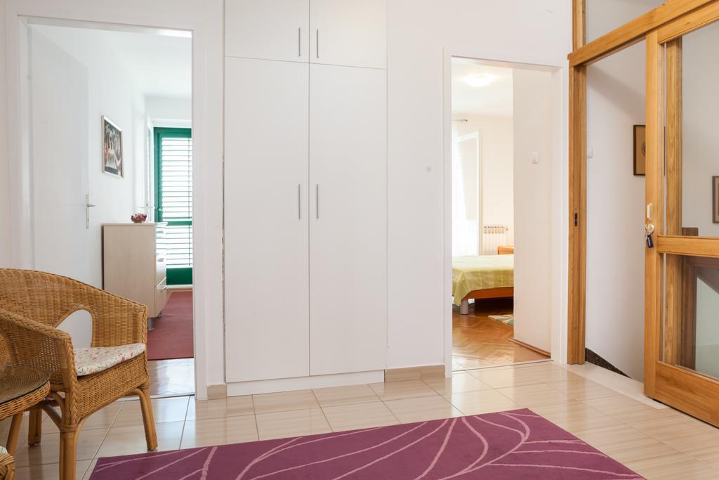 Apartment Nevia Макарска Стая снимка