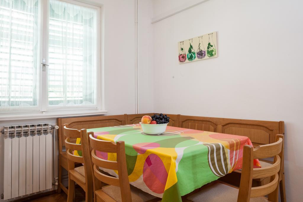 Apartment Nevia Макарска Стая снимка
