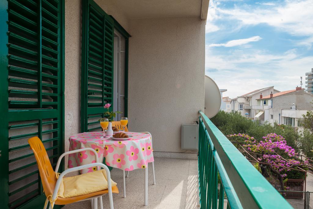 Apartment Nevia Макарска Стая снимка