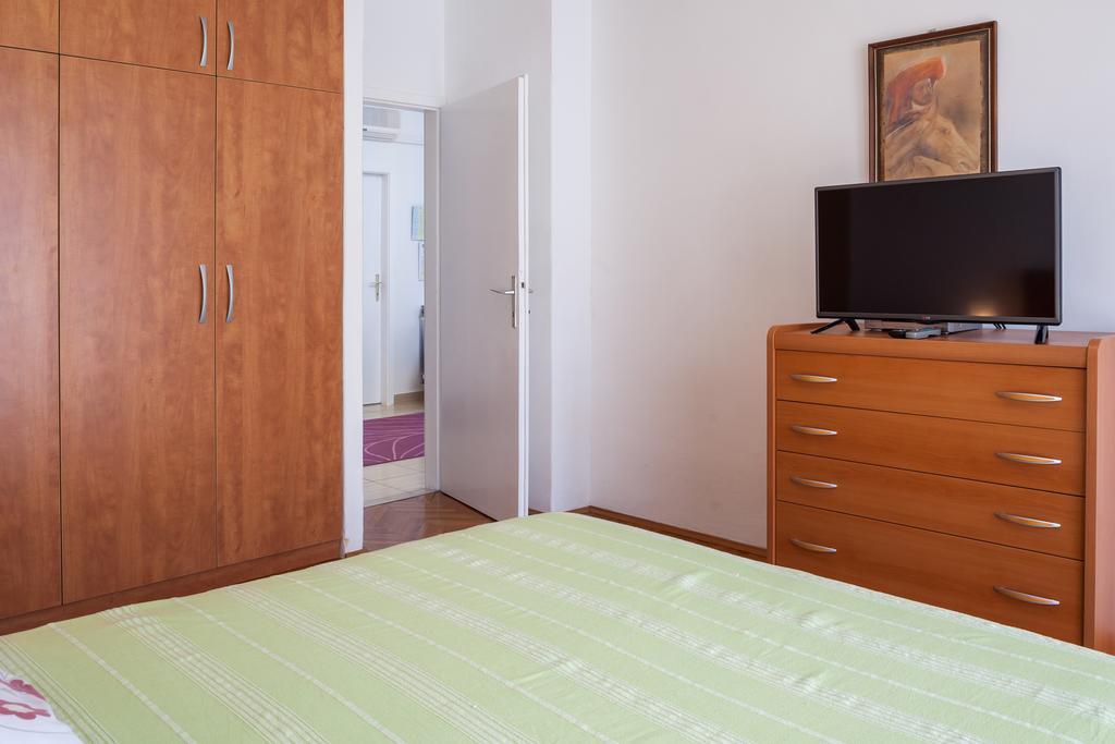 Apartment Nevia Макарска Стая снимка