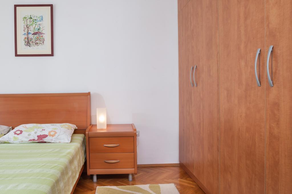 Apartment Nevia Макарска Стая снимка
